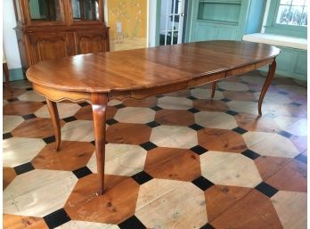 Fabulous Large ETHAN ALLEN Country French Dining Table With Two (2) Leaves - Lovely Table In AMAZING SHAPE !
