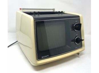 Vintage 1970s Sony Portable Transistor Television TV-770