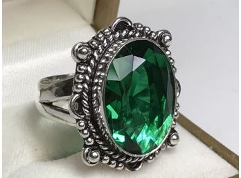 Fabulous Sterling Silver / 925 Cocktail Ring With Green Chrome Diopside - VERY Expensive Look - Very Pretty !