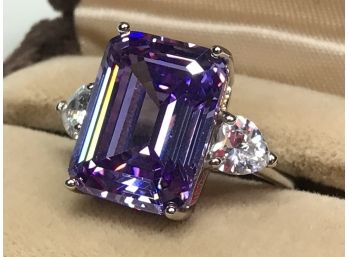 Stunning Sterling Silver / 925  & Amethyst & White Topaz Accent Stones - Very Pretty Ring - Super Nice Ring