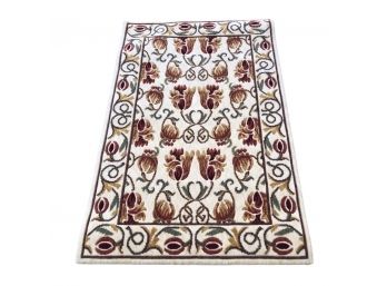 Beautiful Wool Tulip Throw Rug - Excellent Condition