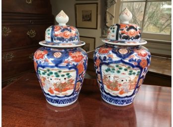 Fantastic Pair Of Antique Japanese Imari Urns / Lidded Jars - 10' Tall - Very Nice Pair - Beautiful Pair !
