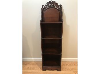 1890s Victorian Petite Mahogany Bookcase Or Display Shelves With Curved Crest And Cutouts - Gorgeous Detail