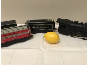 1950s Marx Mechanical Tin Train Set - 5 Cars
