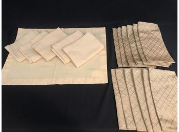 Set Of 6 Villeroy & Boch Placemats Plus 12 Fabric Napkins