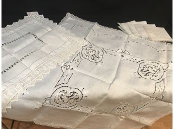 Vintage Line Tablecloth, Dresser Scarf And Four Napkins - Cleaned And Pressed