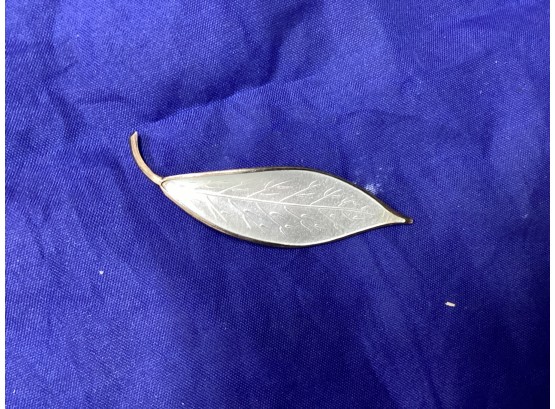 Vintage D-A Norway Sterling Silver Enamel Leaf Brooch Pin Good Overall Condition 8.56 G