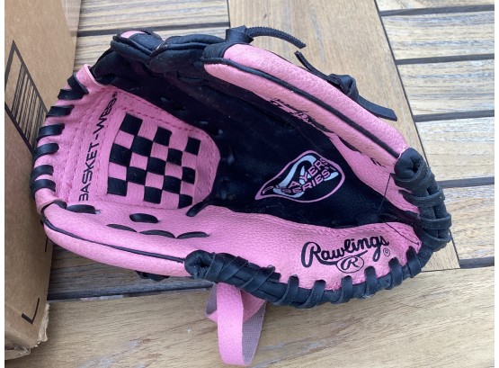 Rawlings Pink/Black Girls Softball Mitt