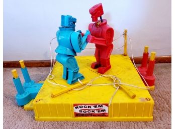 Vintage 1960s MARX Rock Em Sock Robots Toy - See Description