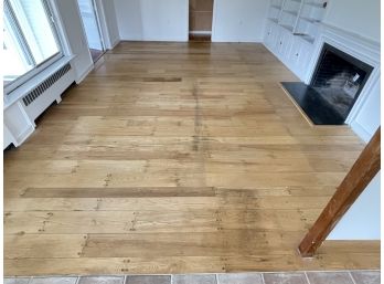 Approx. 390 Sf Wide Plank Hardwood Floor - Living Room