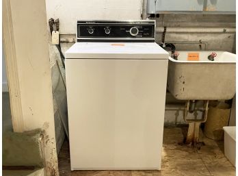 A Kitchen Aide 'quiet Scrub Extra Capacity/heavy Duty' Washing Machine