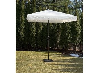 Safavieh White Outdoor Umbrella With Fringe & Stand