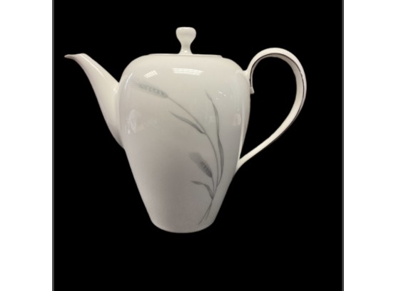 Beautiful Johann Haviland Tea Pot From Bavaria Germany