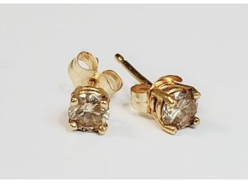 14k Yellow Gold Classic Diamond Stud Earrings