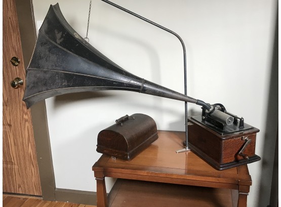 Fabulous Antique Oak Edison Cylinder Phonograph With Original Morning Glory Horn - Original Finish - NICE !