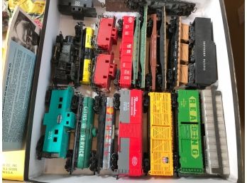 HUGE HUGE Lot Of HO Gauge Trains - OVER 60 CARS - Bachmann - Mantua - Tyco  Loads Of Other HO Accessories
