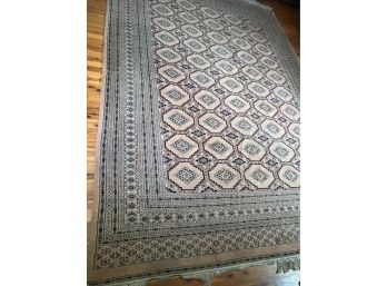 Beautiful Vintage Oriental Style Rug - Hand Made - Very Tight Weave - Very Pretty Rug In Great Condition