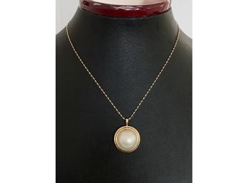 Large 14K Yellow Gold Pearl Pendant With Chain