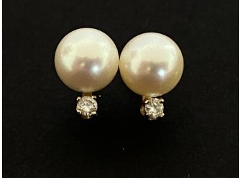 Pair Of 14K Yellow Gold , Pearl &  Diamond  Stud Earrings