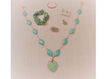 Assortment Of Turquoise Ladie's Jewelry