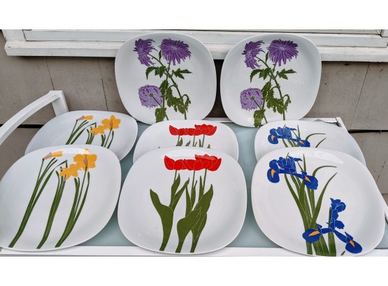 Eight Floral Dinner Plates By Henry Evans For Block/Langenthal,  Switzerland