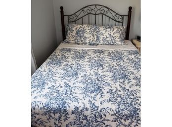 Bed Spread In Blue And White Plus 2 Pillow Shams Fits Queen Or Full.