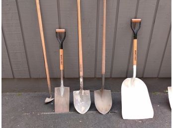 5 Metal Shovels All Ready For Digging Out Those Annoying Rocks