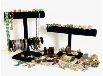Very Sweet Vintage Jewelry Grouping (LOC: FFD 1)
