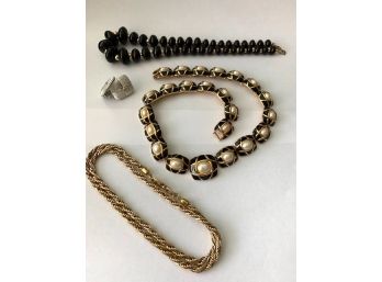Vintage Napier: 3 Necklaces And A Pair Of Screw Back Earrings