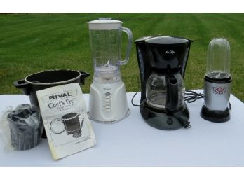 Grouping Of 4 Small Kitchen Appliances - In Working Condition