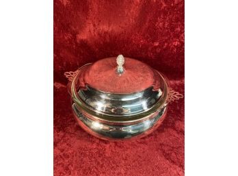 The Sheffield Silver Co 10.5in And 3Qt Pyrex Serving Dish