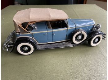 1932 Lincoln Model Car 1/18 Scale Toy Car Motor City Classics Very Clean For Display