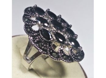 Sterling Silver Dark Gemstone Ladies Cocktail Ring About Size 7