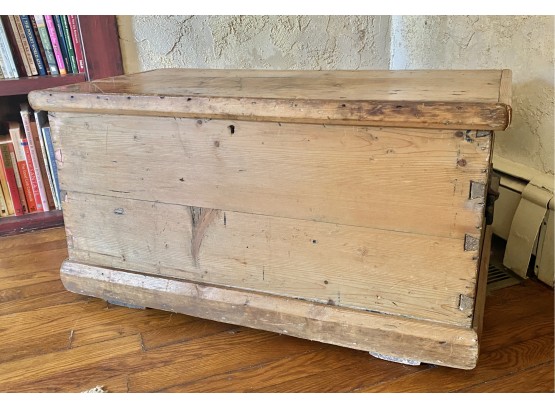 Beautiful Distressed And Reclaimed Wood Pine Trunk