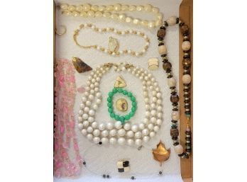 Lot Of Stunning Jewelry- Lot Seven.  D4