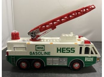 HESS 1996 Toy Emergency Truck With Ladder E2