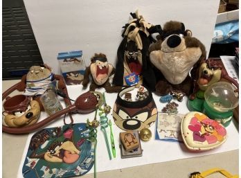Big Lot Of Tasmanian Devil Collection A Mouse Pad, A Lamp, Hat, Notepad, Straws, Hat E2