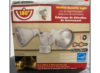 DualBrite Motion Security Light E2