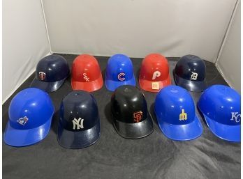 10 Laich Small Plastic Major League Baseball Caps E2