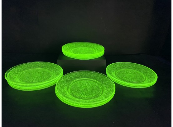 Large Bundle Of Vintage Green Uranium Glass Dessert Plates
