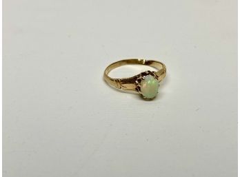 Vintage Gold Ring With Opal Stone Setting