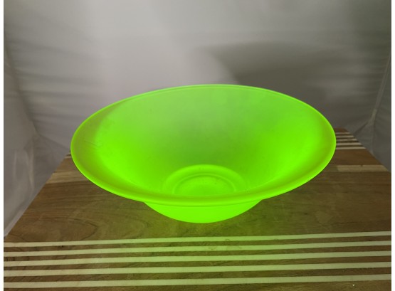 Uranium Vaseline Glass Bowl - Glows Under Blacklight!