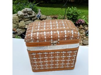 Vintage Woven Trunk Basket (1 Of 2) Very Pretty!