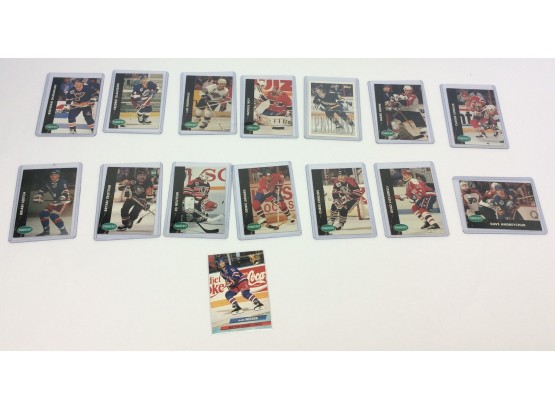 Mixed Lot Hockey Trading Cards Patrick Roy Messier Mark Howe (Lot29)
