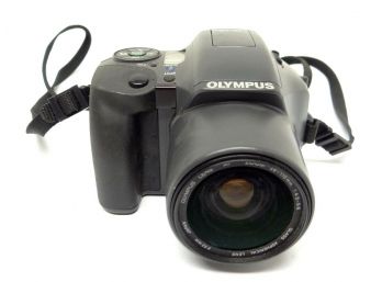 Broken Olympus IS-10 DLX 35mm Automatic Zoom Aspherical Lens SLR Camera