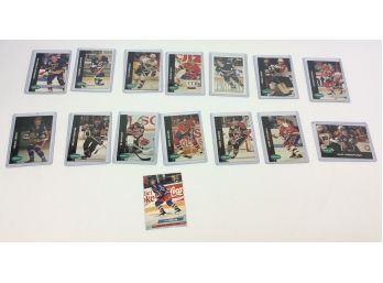 Mixed Lot Hockey Trading Cards Patrick Roy Messier Mark Howe (Lot29)