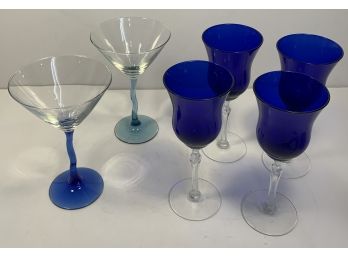 Gorgeous Glassware Lot Of 6: 2 Blue Swirl Martini Glasses & 4 Cobalt Blue Wine Glasses