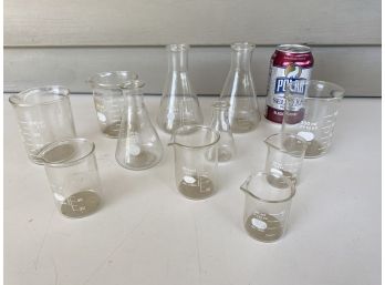 (11) Vintage Pyrex Glass Beakers. Different Sizes.
