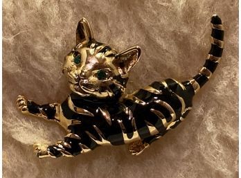 Vintage Black And Gold Tiger Kitty With Green Eyes Pin