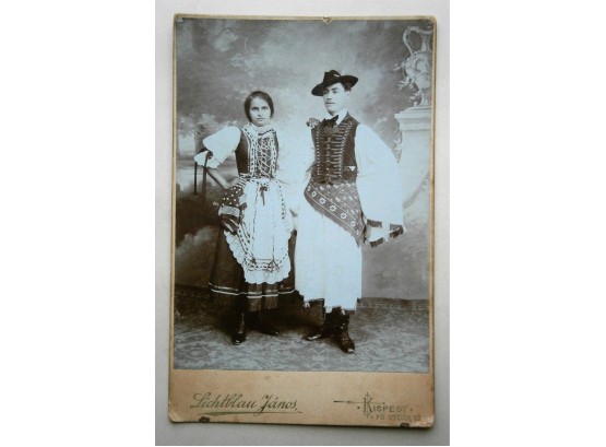 Cabinet Photo Of Hungarian Couple In Ethnic Costume